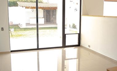 Casa con amplio jardín en Villas de Irapuato