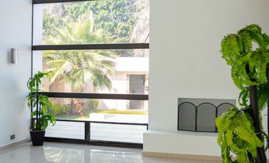 Casa con amplio jardín en Villas de Irapuato