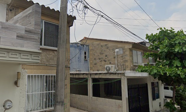 Casa En Remate Bancario- Vista Bella, Tampico, Tamaulipas.