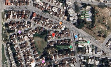 Casa En Remate Bancario- Vista Bella, Tampico, Tamaulipas.