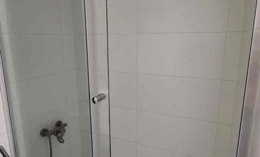 se arrienda DEPARTAMENTO NUEVO al frente del Parque Los Reyes