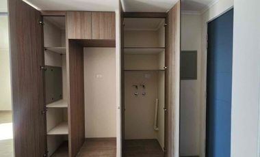 se arrienda DEPARTAMENTO NUEVO al frente del Parque Los Reyes