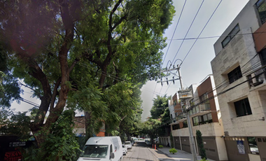 ¡Oportunidad de Inversión! Casa en Remate Bancario Aproveche esta excelente oportunidad de adquisición mediante remate bancario. Propiedad con alto po