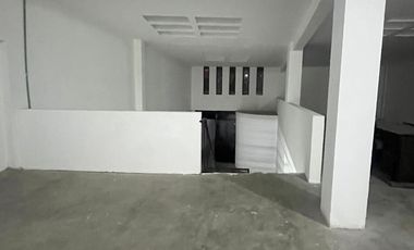 EXCELENTE BODEGA CON OFICINAS CERCA DE CAMINO REAL Y ZAVALETA