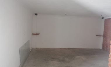 EXCELENTE BODEGA CON OFICINAS CERCA DE CAMINO REAL Y ZAVALETA