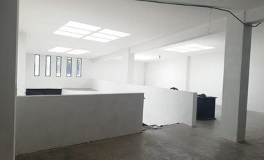 EXCELENTE BODEGA CON OFICINAS CERCA DE CAMINO REAL Y ZAVALETA