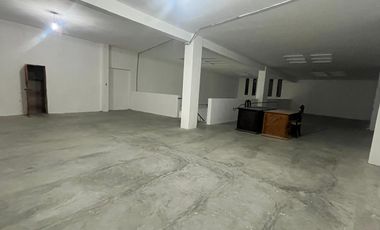 EXCELENTE BODEGA CON OFICINAS CERCA DE CAMINO REAL Y ZAVALETA