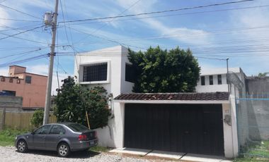 EXCELENTE BODEGA CON OFICINAS CERCA DE CAMINO REAL Y ZAVALETA