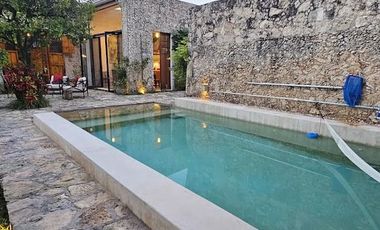 CASA EN VENTA DE 1 NIVEL  EN EL CENTRO DE MÉRIDA