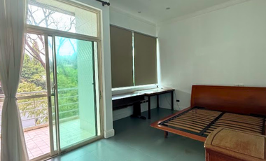 FOR SALE! HOUSE IN LOT IN MADRIGAL AVE., AYALA ALABANG