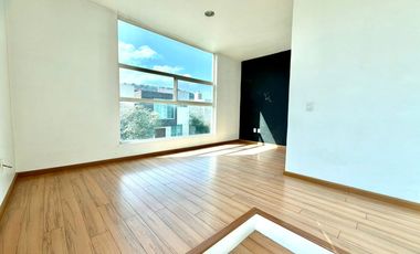Casa en Renta $21,600.00 más Mantenimiento, Condominio Gran Duque en calle Lorenzo Barcelata N°000, Casa Interiror N°00, Rinconada Bugambilias en Zapo