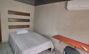 Habitación Amoblada en Alquiler en Urdesa Central, Planta Baja, 1 Baño, Incluye Servicios, Norte de Guayaquil.