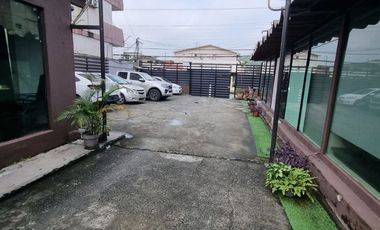 Habitación Amoblada en Alquiler en Urdesa Central, Planta Baja, 1 Baño, Incluye Servicios, Norte de Guayaquil.
