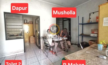 Bangunan Kantor di Daerah Puspowarno