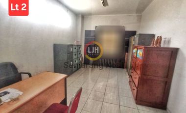 Bangunan Kantor di Daerah Puspowarno