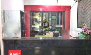 Bangunan Kantor di Daerah Puspowarno