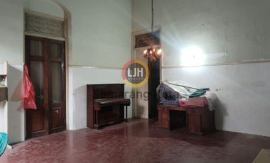 Bangunan rumah cocok untuk usaha di Jalan Tanjung