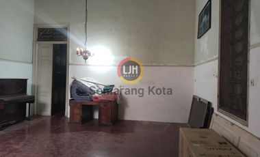 Bangunan rumah cocok untuk usaha di Jalan Tanjung