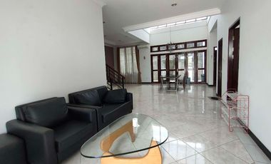 Rumah MEWAH Ayani 1 seberang Mega Mall Pontianak + PERABOT