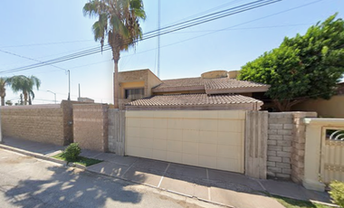 Venta de casa en Av San Isidro, San Isidro, Torreón, Coahuila.