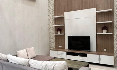 Disewakan Rumah Mewah Full Furnish di Cluster Taman Simpruk – Lippo Cikarang