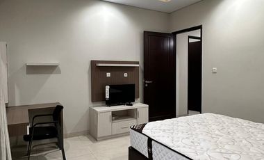 Disewakan Rumah Mewah Full Furnish di Cluster Taman Simpruk – Lippo Cikarang