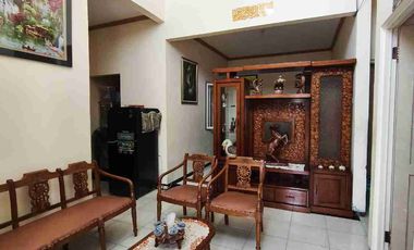 Rumah Strategis dengan Akses Mudah di Perum Graha Juanda