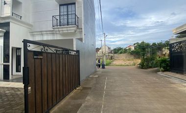 Jual Rumah Take Over 2LT Free Kitchen Set di Geneve Residence dkt GDC Depok