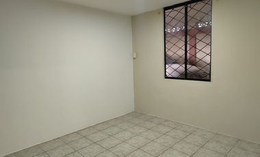 Departamento de alquiler en Sauces, 4 dormitorios, planta baja, 1 parqueo.