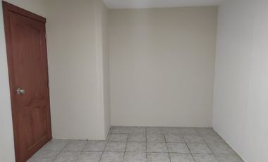 Departamento de alquiler en Sauces, 4 dormitorios, planta baja, 1 parqueo.