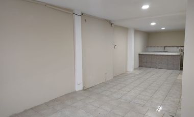 Departamento de alquiler en Sauces, 4 dormitorios, planta baja, 1 parqueo.