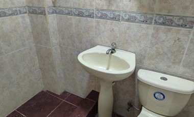 Departamento de alquiler en Sauces, 4 dormitorios, planta baja, 1 parqueo.