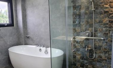 House & Lot For Sale in Mendez Tagaytay Road (Royal Villas)-MC