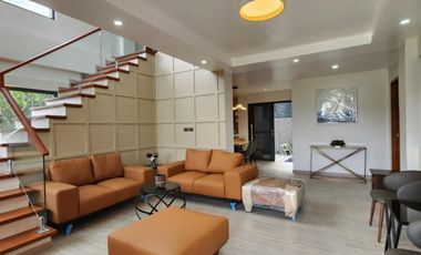 House & Lot For Sale in Mendez Tagaytay Road (Royal Villas)-MC