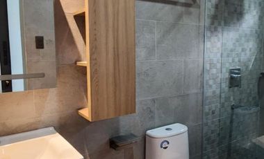 House & Lot For Sale in Mendez Tagaytay Road (Royal Villas)-MC