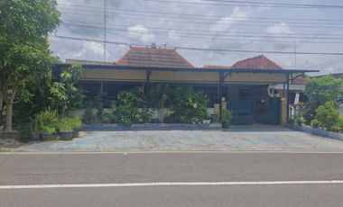 Dijual Rumah Lokasi Wonogiri Pemandangan Bagus, Akses Jalan Utama