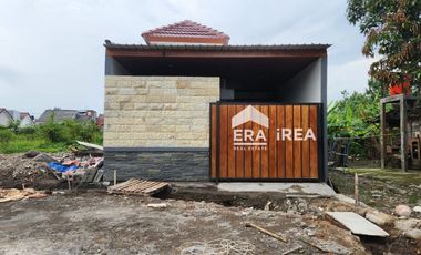 DIJUAL RUMAH BARU MURAH DI AREA SOLO BARU DEKAT MALL THE PARK, RS DR OEN SOLO BARU