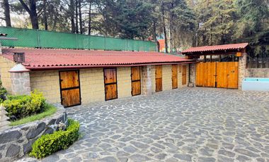 Rancho Ecuestre en Venta | Estilo Moderno Europeo, Cristalería y Vista a Volcanes