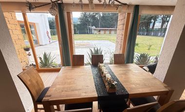 Rancho Ecuestre en Venta | Estilo Moderno Europeo, Cristalería y Vista a Volcanes