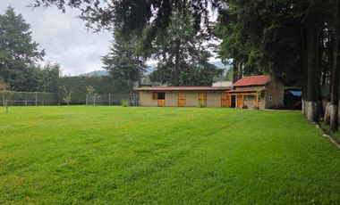 Rancho Ecuestre en Venta | Estilo Moderno Europeo, Cristalería y Vista a Volcanes