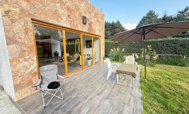 Rancho Ecuestre en Venta | Estilo Moderno Europeo, Cristalería y Vista a Volcanes