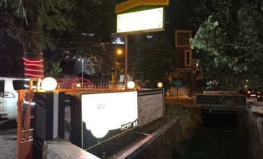 Dijual  Tempat Usaha (Resto) Tanah, Bangunan & Isinya Lokasi Kerten Laweyan Surakarta