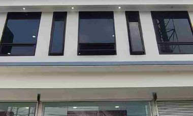 Ruko 4lt ada Rooftop disewakan di Tebet Jaksel