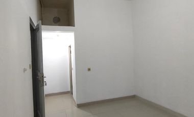 Rumah Siap Huni & Strategis Hanya 5 Menit Menuju Stasiun Taman Kota Jakarta Barat