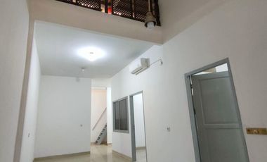 Rumah Siap Huni & Strategis Hanya 5 Menit Menuju Stasiun Taman Kota Jakarta Barat