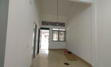 Rumah Siap Huni & Strategis Hanya 5 Menit Menuju Stasiun Taman Kota Jakarta Barat