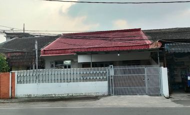 Rumah Lebar 10m Cocok Untuk Hunian + Usaha Lokasi Taman Kota Jakarta Barat