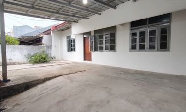 Rumah Lebar 10m Cocok Untuk Hunian + Usaha Lokasi Taman Kota Jakarta Barat