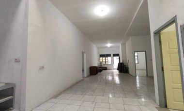 Rumah Lebar 10m Cocok Untuk Hunian + Usaha Lokasi Taman Kota Jakarta Barat