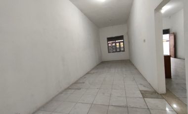 Rumah Lebar 10m Cocok Untuk Hunian + Usaha Lokasi Taman Kota Jakarta Barat